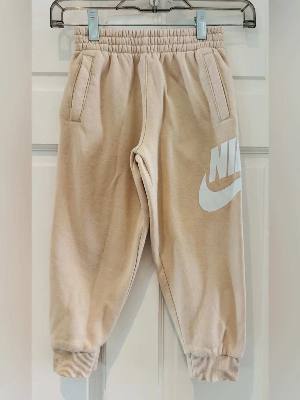 Nike Club Fleece Jogger Pants Kids Size 4–5 – Sand Drift - Unisex